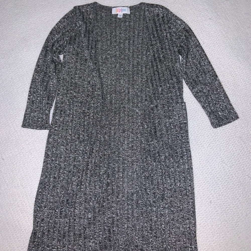 Girls (4) black and white cardigan.